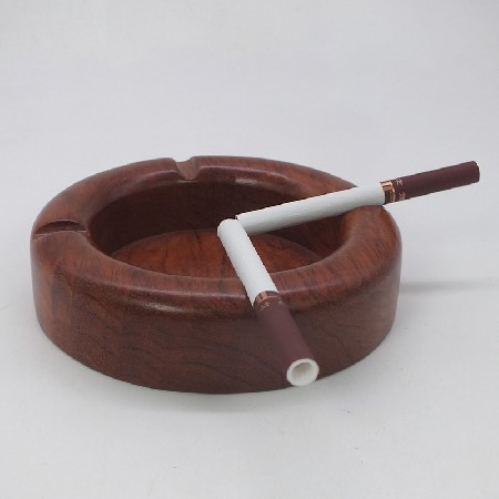 Round ashtray